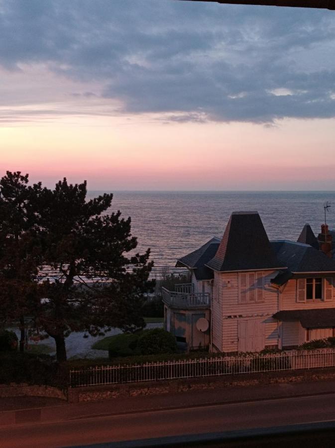 Le Cottage Vue Mer Bénerville-sur-Mer Exteriör bild
